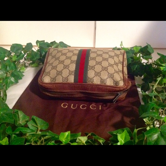 Gucci monogram clutch! - Picture 9 of 13